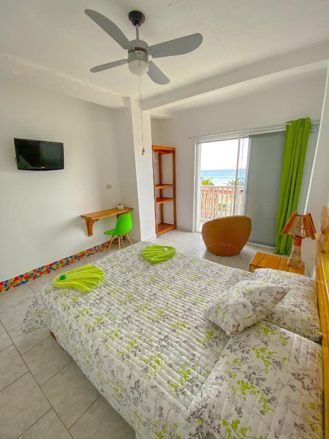 Whale House Hotel Puerto López Екстериор снимка