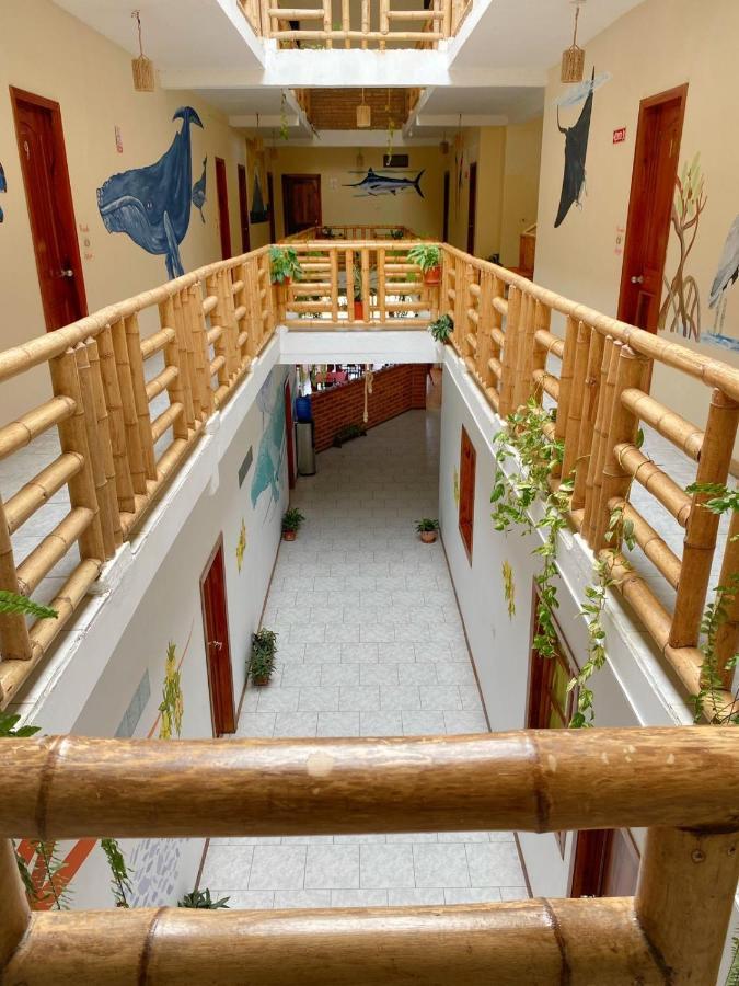Whale House Hotel Puerto López Екстериор снимка