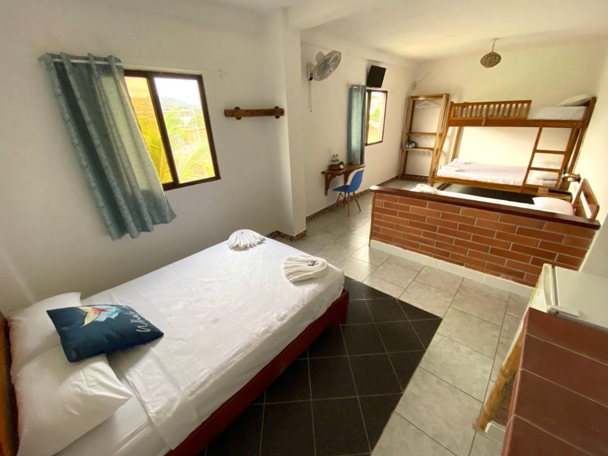 Whale House Hotel Puerto López Екстериор снимка