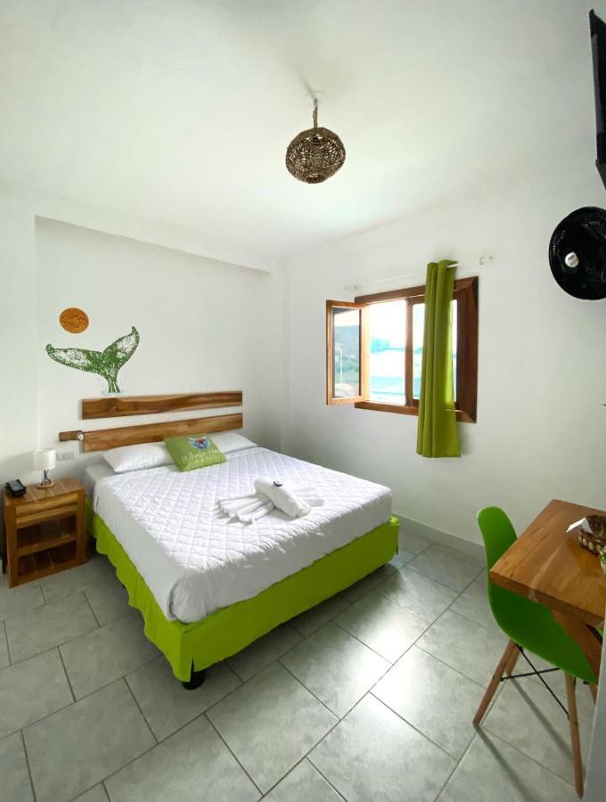 Whale House Hotel Puerto López Екстериор снимка