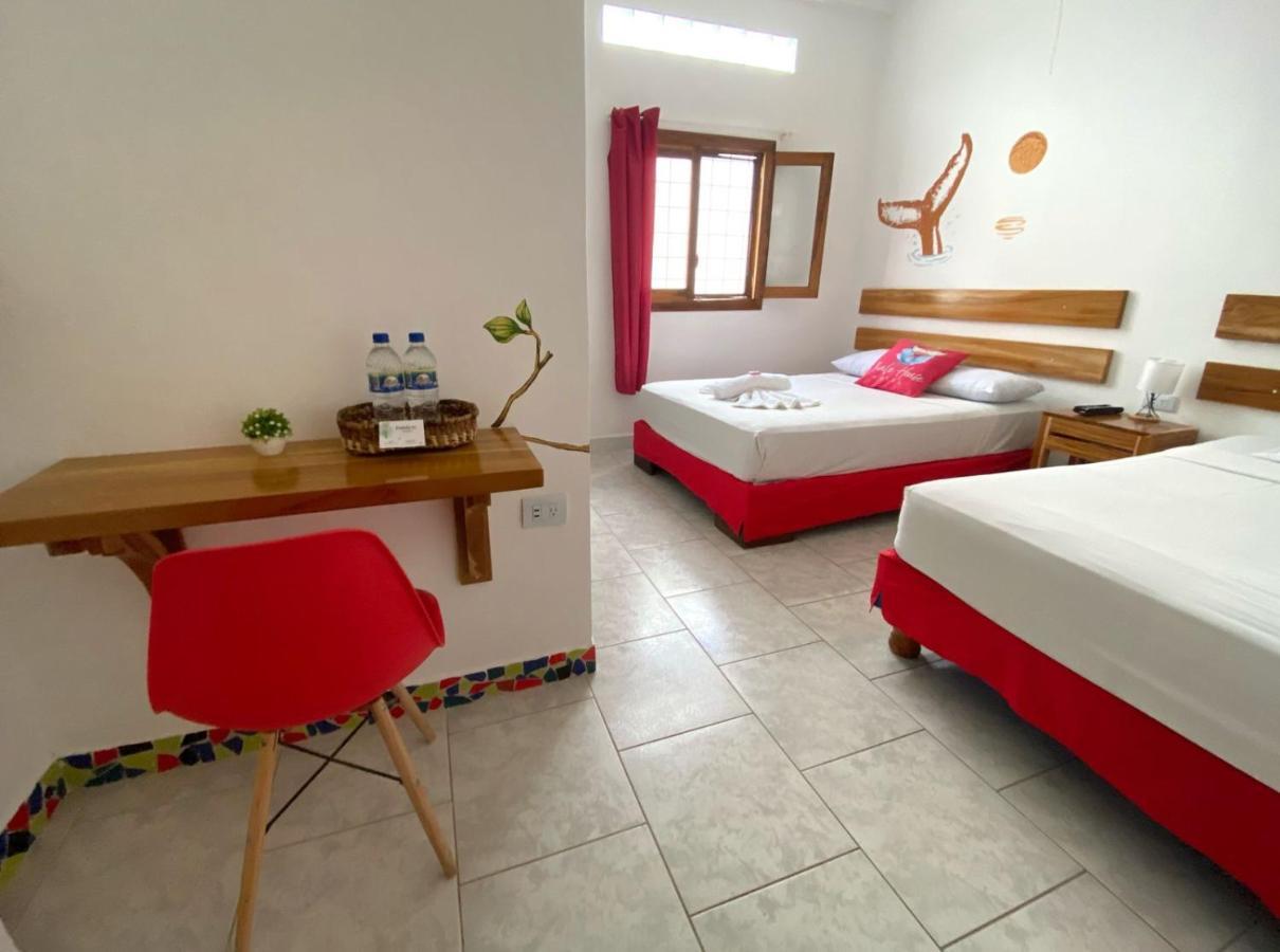 Whale House Hotel Puerto López Екстериор снимка