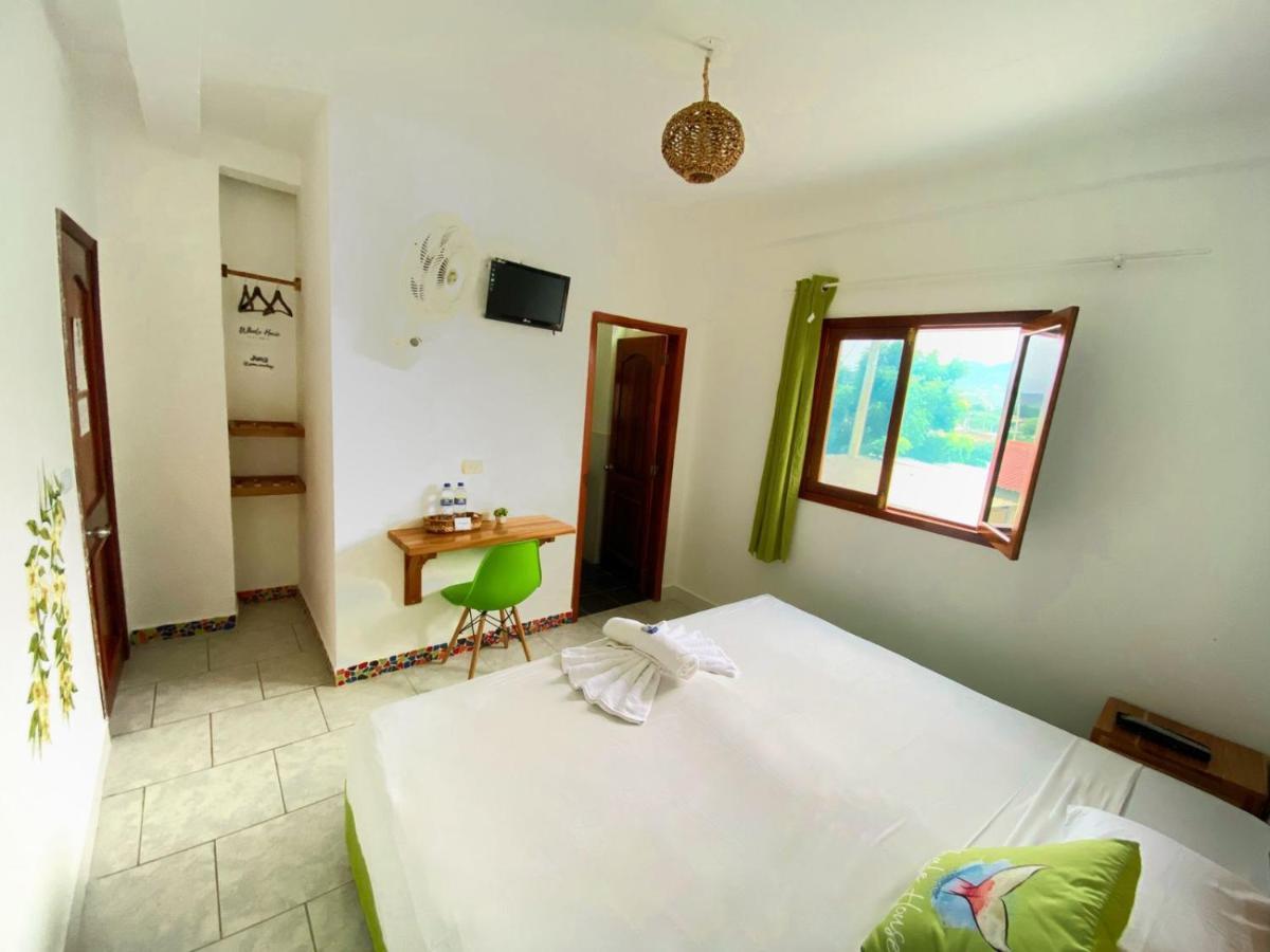 Whale House Hotel Puerto López Екстериор снимка