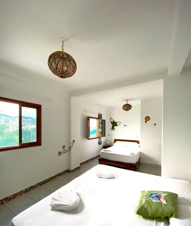 Whale House Hotel Puerto López Екстериор снимка